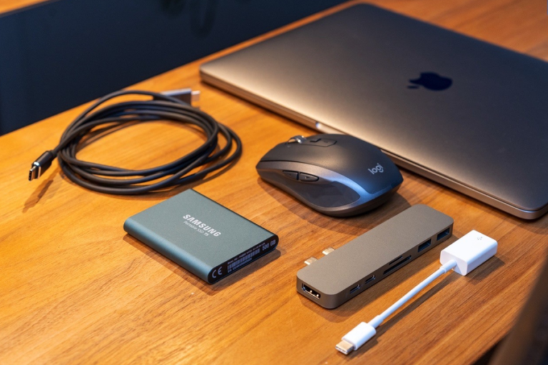 Everything You Need To Know About Essential Macbook Accessories In 2024 Lumolog